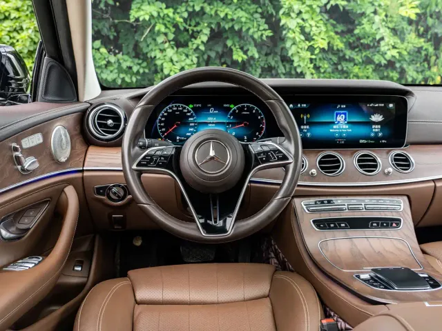 Mercedes-Benz Mercedes-Benz E-Class 2022 E 300 L Luxury — Фото автомобиля 13