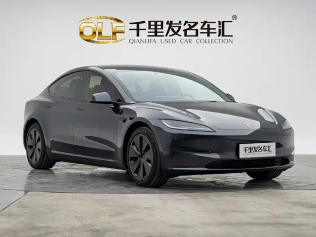 Tesla Model 3 — Фото автомобиля 4
