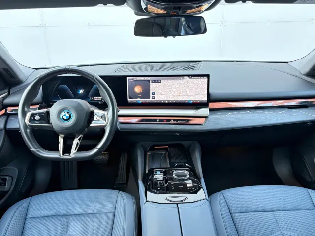 BMW i5 — Фото автомобиля 16