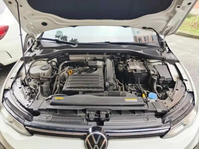 Volkswagen Golf — Фото автомобиля 3