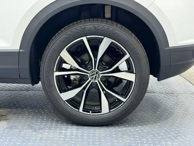 Volkswagen T-Roc — Фото автомобиля 6