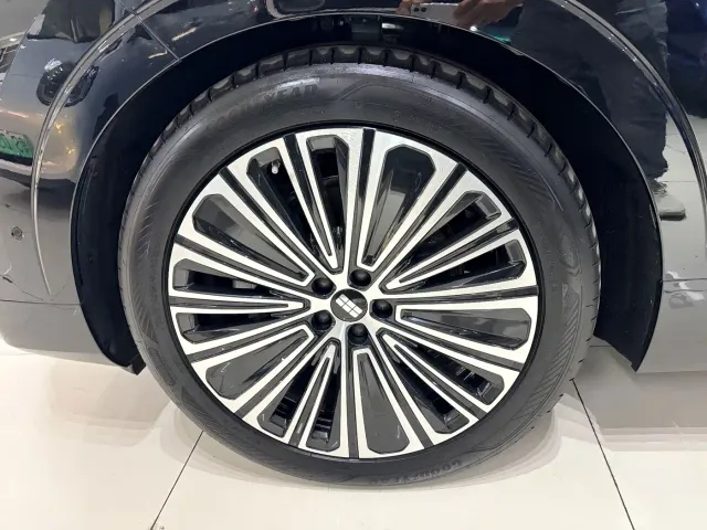 Geely Galaxy M9 — Фото автомобиля 11