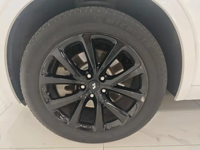 Li Auto ONE — Фото автомобиля 6