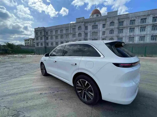 Li Auto L6 — Фото автомобиля 5