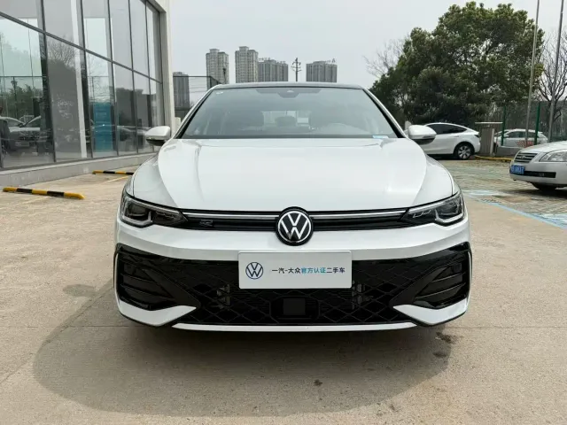 Volkswagen Golf — Фото автомобиля 5