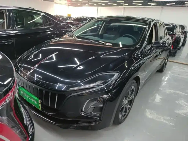 Фотография автомобиля — Hongqi E-QM5