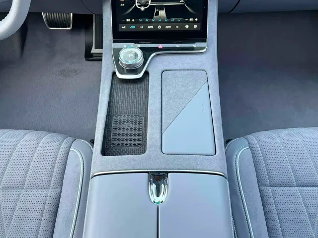 Voyah Auto VOYAH Zhuiguang 2023 4WD Flagship Edition — Фото автомобиля 17