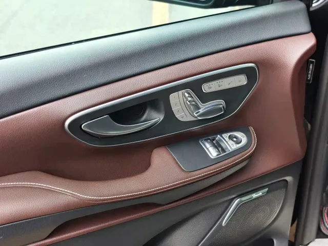Mercedes-Benz V-Class — Фото автомобиля 15