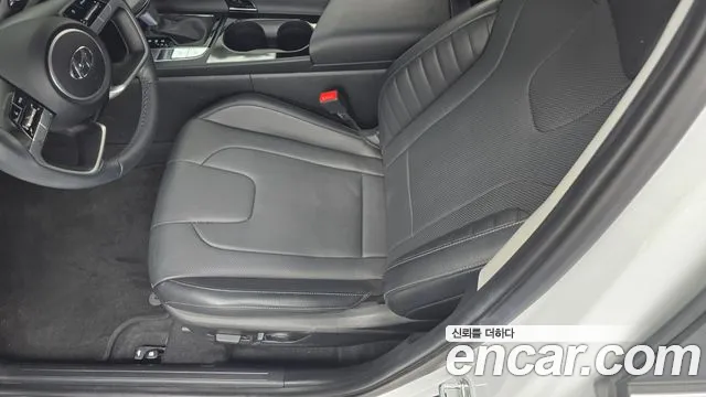 Hyundai Avante CN7 — Фото автомобиля 17