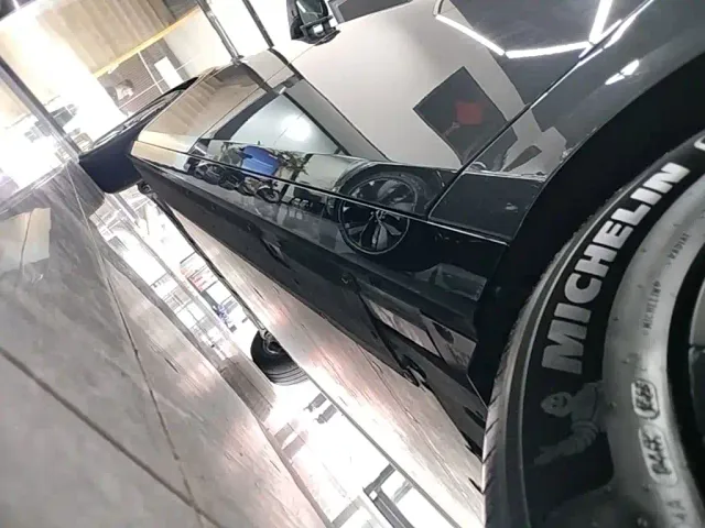 Li Auto MEGA — Фото автомобиля 21