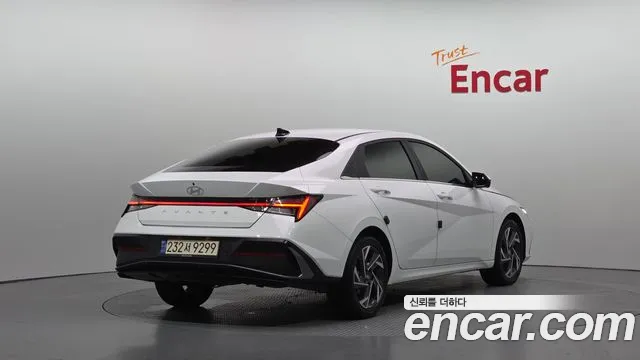 Hyundai Avante CN7 — Фото автомобиля 2