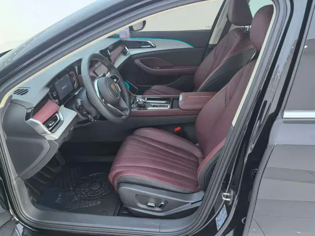 Hongqi H5 — Фото автомобиля 4