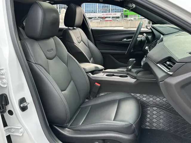 Cadillac CT4 — Фото автомобиля 15
