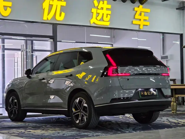 Volvo XC70 Plug-in Hybrid — Фото автомобиля 9