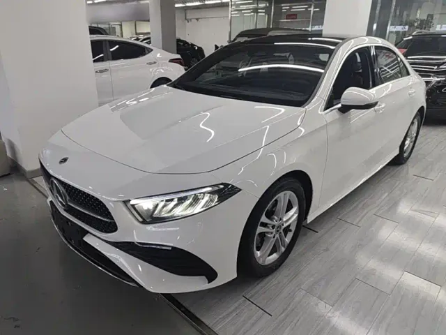 Фотография автомобиля — Mercedes-Benz A-Class