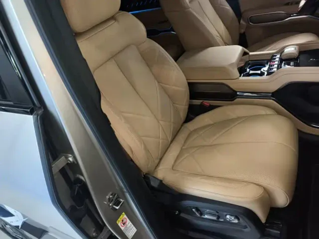 BYD FangChengBao Leopard 8 — Фото автомобиля 24