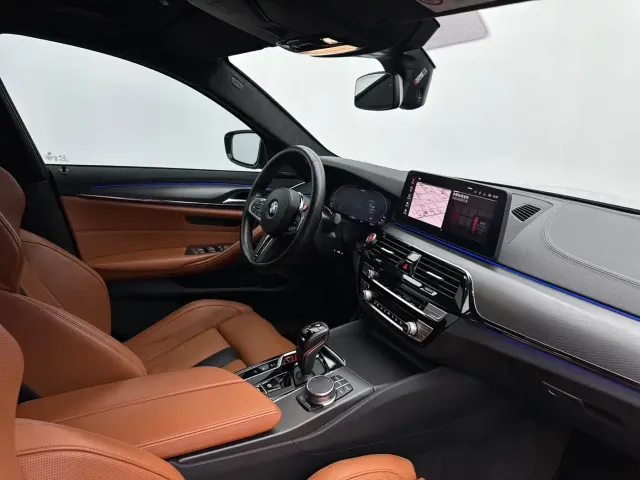 BMW M5 — Фото автомобиля 7