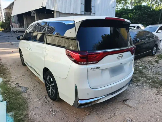 GAC Trumpchi M8 — Фото автомобиля 4