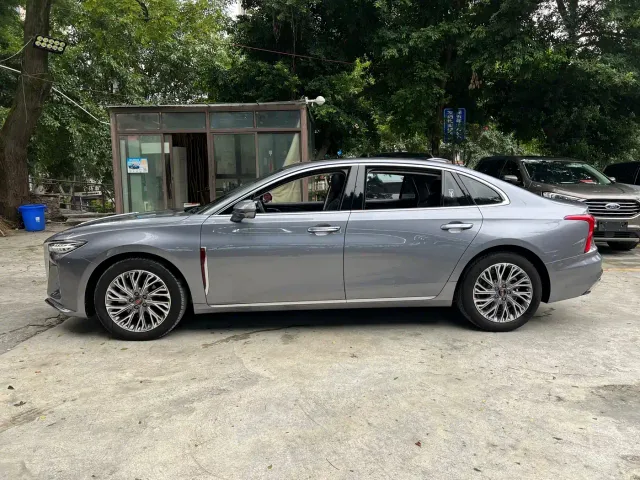 Hongqi H5 — Фото автомобиля 4