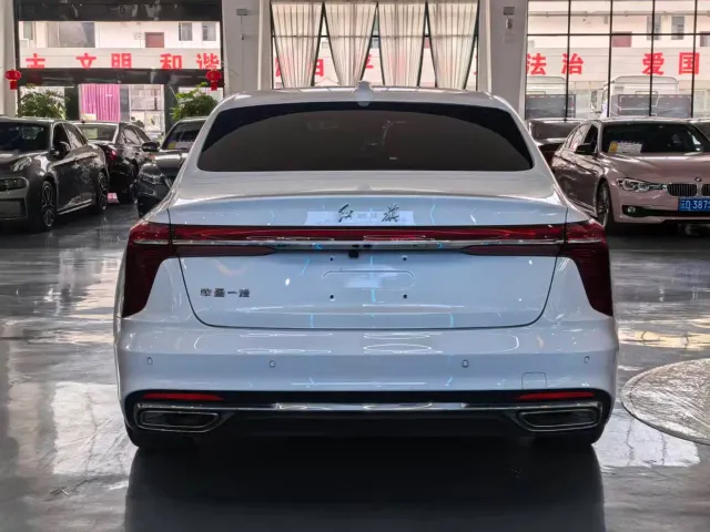 Hongqi H5 — Фото автомобиля 8