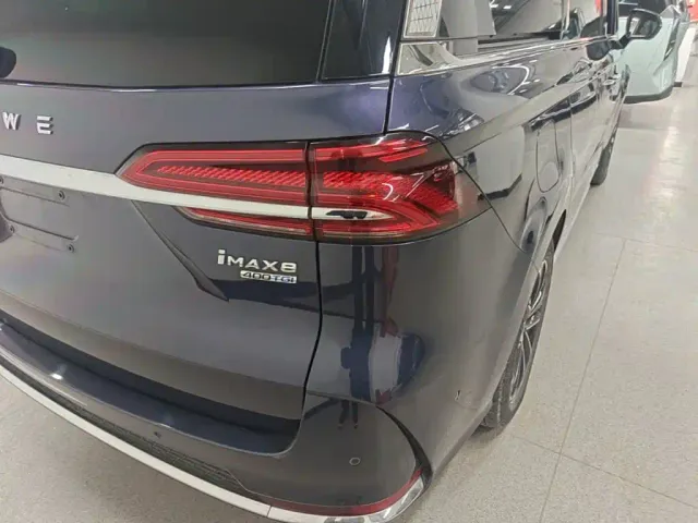 Roewe iMAX8 — Фото автомобиля 7