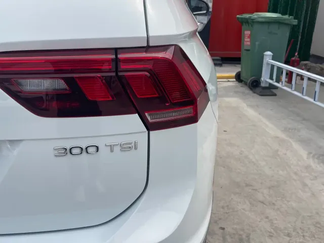 Volkswagen Tiguan L — Фото автомобиля 16