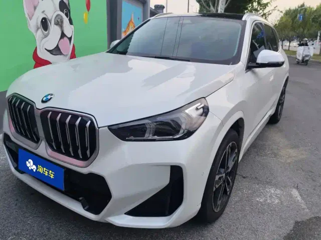 Фотография автомобиля — BMW X1