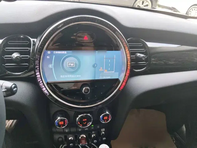 MINI Hatch — Фото автомобиля 5