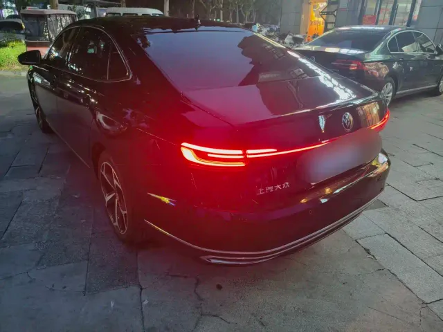 Volkswagen Passat — Фото автомобиля 5