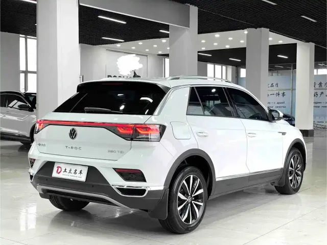 Volkswagen T-Roc — Фото автомобиля 6