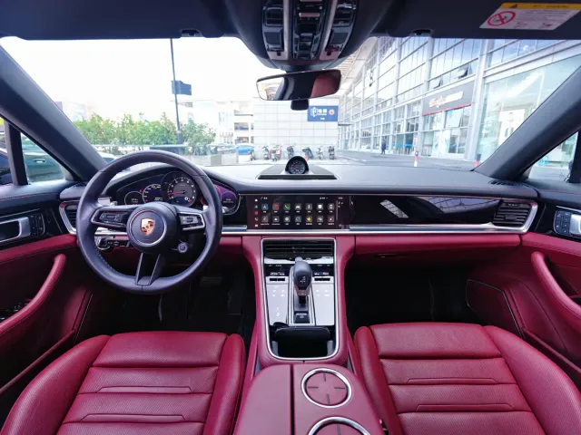 Porsche Panamera — Фото автомобиля 10