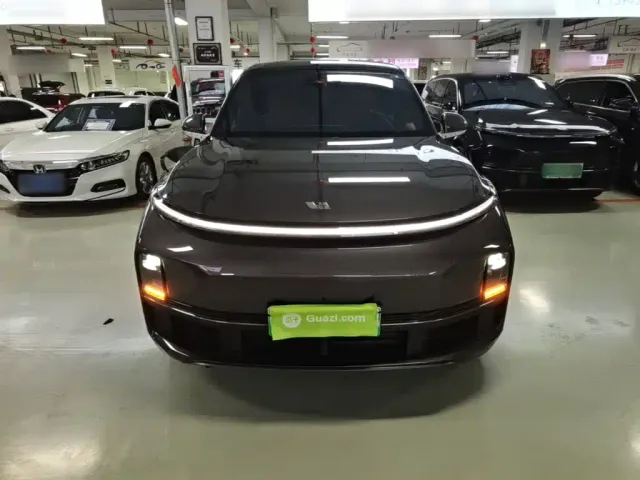 Li Auto L9 — Фото автомобиля 2