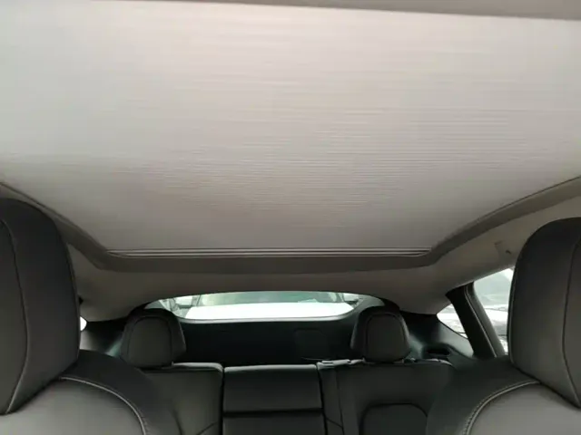 Tesla Model Y — Фото автомобиля 17