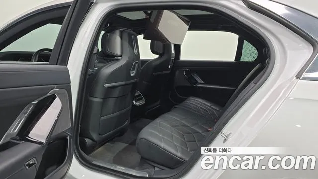 BMW 7-Series 7 серия (G70) 740i sDrive Design Pure Excellence — Фото автомобиля 12