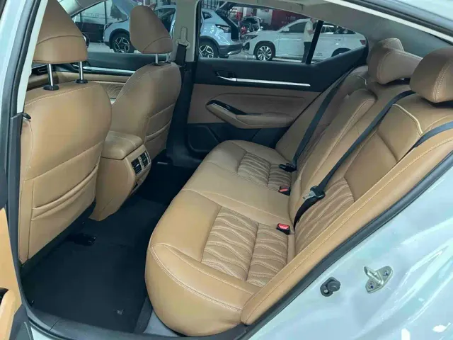 Nissan Teana — Фото автомобиля 19