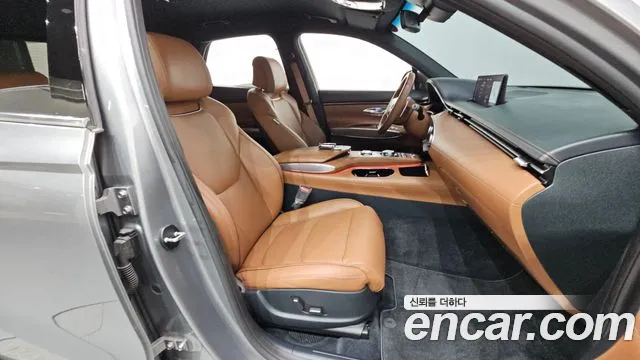 Genesis GV70 — Фото автомобиля 12