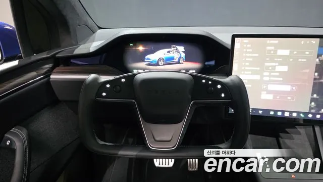 Tesla Model X — Фото автомобиля 11