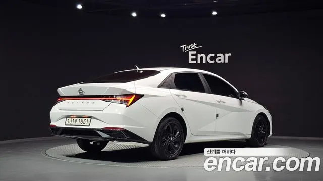 Hyundai Avante — Фото автомобиля 2