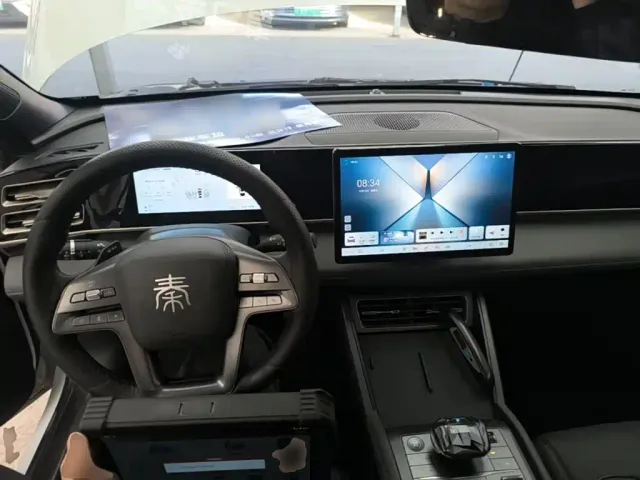 BYD Qin L — Фото автомобиля 9