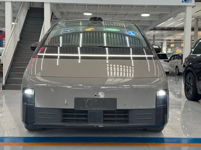 Li Auto MEGA — Фото автомобиля 2