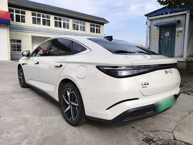 BYD Seal 07 DM-i — Фото автомобиля 4