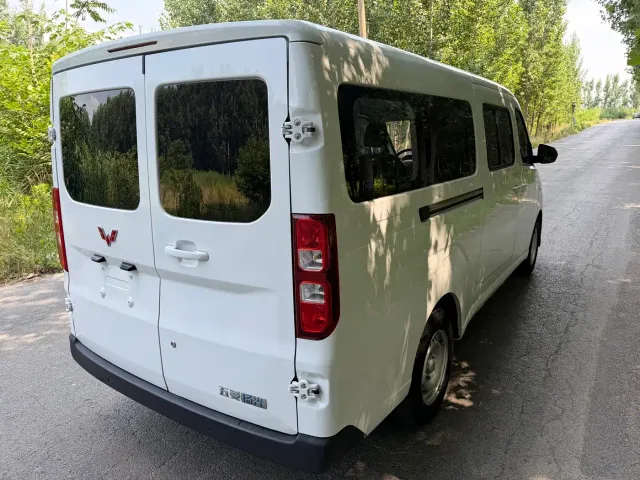 Wuling Yangguang — Фото автомобиля 5
