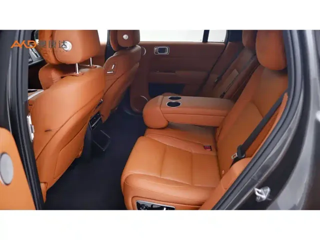 Li Auto L7 — Фото автомобиля 7