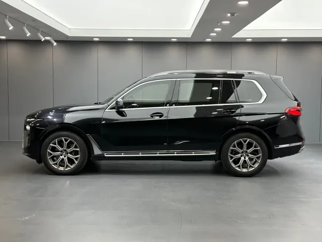 BMW X7 — Фото автомобиля 7
