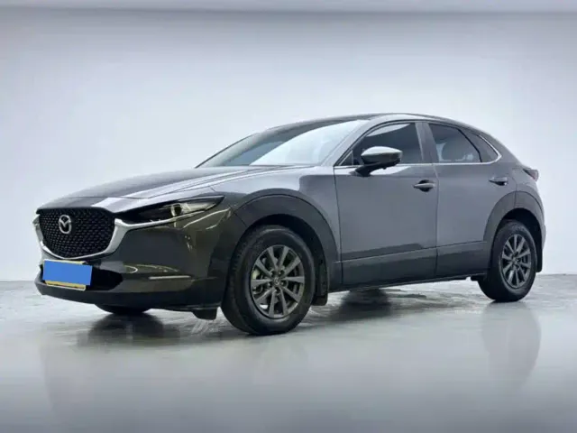 Фотография автомобиля — Mazda CX-30