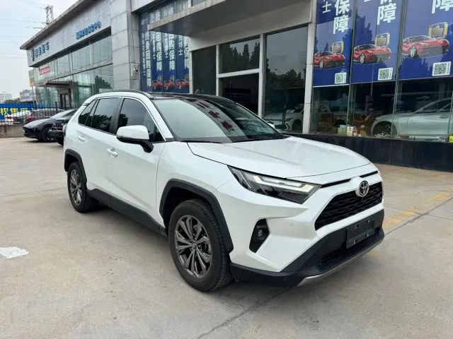 Toyota RAV4 — Фото автомобиля 3