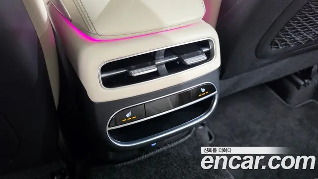 Genesis GV70 — Фото автомобиля 25