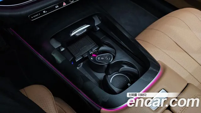 Mercedes-Benz E-Class — Фото автомобиля 21
