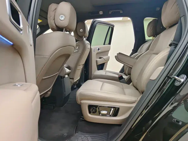Li Auto L8 — Фото автомобиля 16