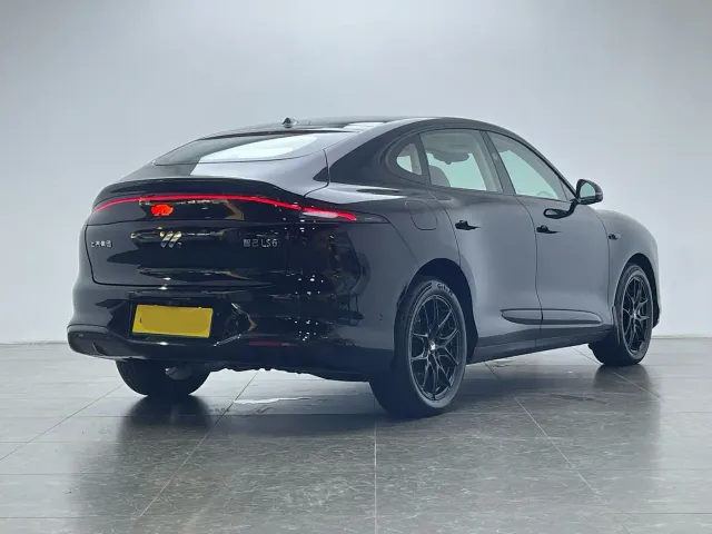 IM Motors LS6 — Фото автомобиля 4